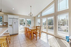 Dining - Ocean side home steps from sand dog friendly (Rockaway Beach)