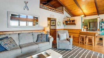 TV, fireplace, DVD player, offices