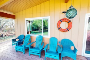 Terrace/patio - Cozy home in peaceful neighborhood near park beach shops and restaurants (Rockaway Beach)