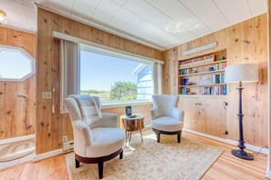 Interior - Picturesque Views Just Steps From The Beach (Rockaway Beach)