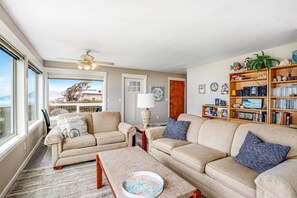 TV, DVD player, offices - Oceanfront Dog Friendly Home with Free WiFi Perfect for a Family Beach Trip (Rockaway Beach)