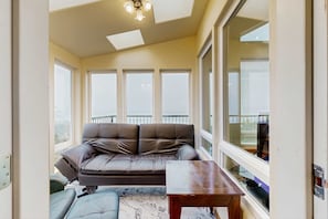 TV, DVD player, stereo, offices