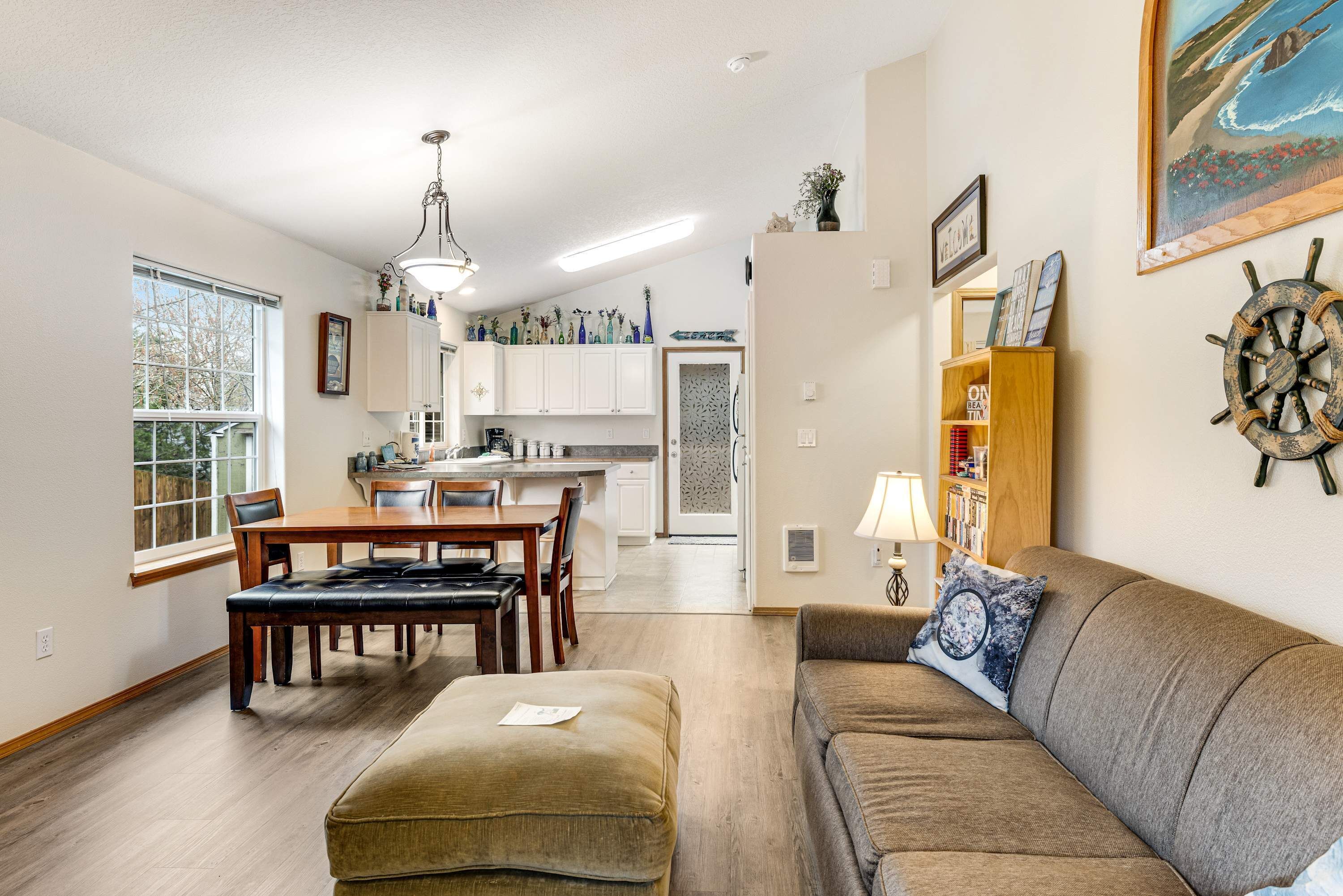 TV, lareira, aparelho de som