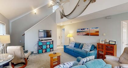 Cozy family home away from home dog friendly with nearby beach access and hot tub