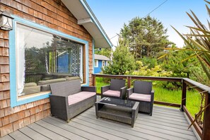 Property grounds - Dog Friendly Home with Private Hot Tub and Game Room Near the Beach and Nedonna Lake (Rockaway Beach)