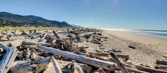 Spacious Family and Dog Friendly Home with New Private Hot Tub and Smart TVs