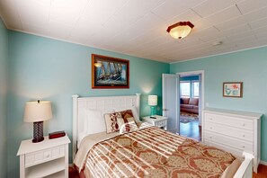 1 bedroom, WiFi, bed sheets - Family Friendly Oceanfront Condo with Free WiiFi Ocean Views and Easy Beach Access (Rockaway Beach)