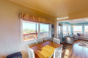 Interior - Family Friendly Oceanfront Condo with Free WiiFi Ocean Views and Easy Beach Access (Rockaway Beach)