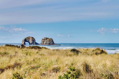 Family Friendly Oceanfront Condo with Free WiiFi Ocean Views and Easy Beach Access