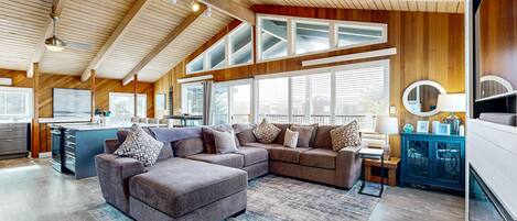 TV, fireplace, offices