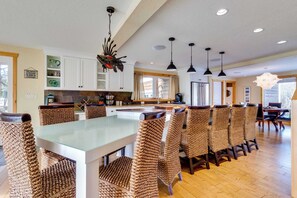 Dining - Lakefront home with furnished deck firepit and amazing views walk to the beach (Rockaway Beach)