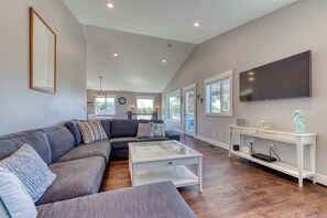 TV, table football, offices - Newly built home with lake view and game room steps to downtown walk to beach (Rockaway Beach)