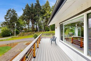 Terrace/patio - Dog friendly two story home with furnished deck mountain views and foosball table (Rockaway Beach)