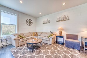 Televisio, takka, työhuone