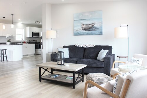 Newly Built Cottage- Seconds to Lakeside Beach & Links at Crowbush Golf Course