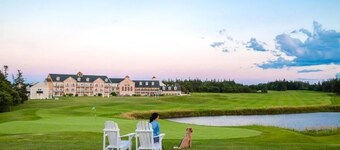 Newly Built Cottage- Seconds to Lakeside Beach & Links at Crowbush Golf Course