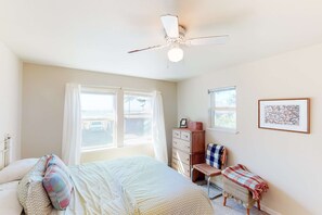 2 chambres, fer et planche à repasser, Wi-Fi, draps fournis