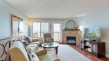 Fernseher, Kamin, Arbeitsbereiche