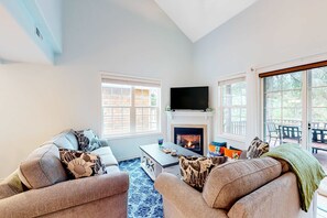 TV, fireplace, offices - Creekside Home 5 Blocks from the Beach with Fireplace Deck Firepit Fast WiFi (Rockaway Beach)