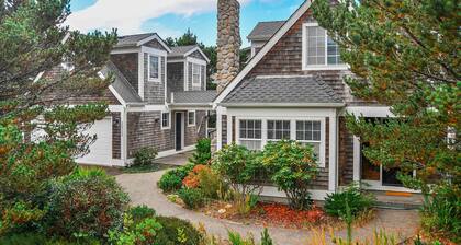 Dog friendly beach house with private hot tub free WiFi game room and ocean views