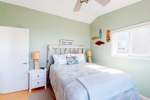 3 bedrooms, iron/ironing board, WiFi, bed sheets - Beachfront home with ocean facing deck and ocean views throughout modern kitchen (Rockaway Beach)