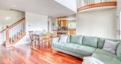 Spacious coastal retreat | 3-min walk to beach | Decks & mountain views