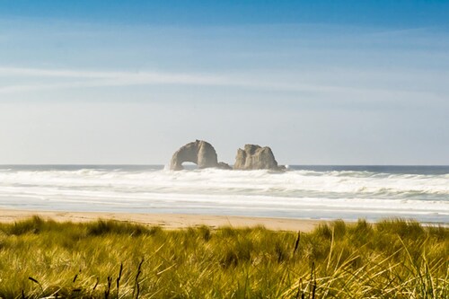 Rock Creek Inn condo on beach with ocean view balcony walk to shops and dining