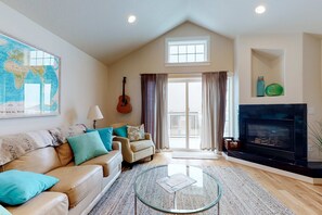 TV, fireplace, offices