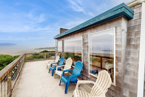 Oceanfront home with great views high speed WiFi and direct beach access