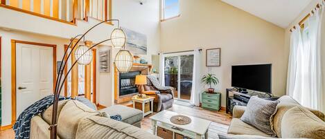 TV, fireplace, offices