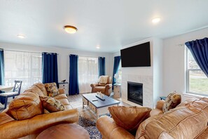 TV, fireplace, offices