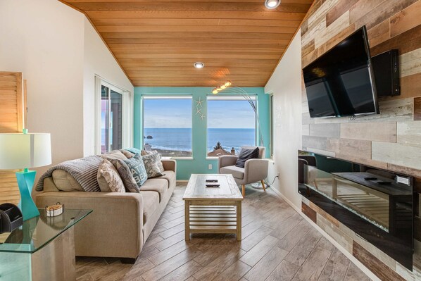 TV, offices - Ocean view home with a deck gas grill free WiFi and washer dryer (Rockaway Beach)