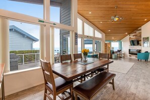 Dining - Ocean view home with a deck gas grill free WiFi and washer dryer (Rockaway Beach)