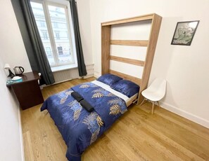 Habitación doble clásica, 1 cama matrimonial | Tabla de planchar con plancha y wifi gratis