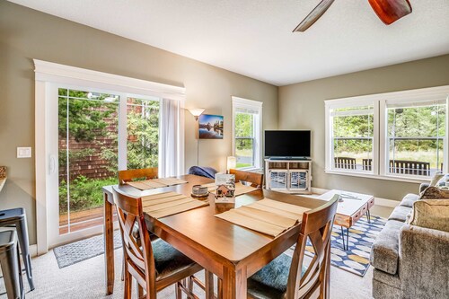 Cozy coastal retreat with deck grill firepit and WiFi walk to beach