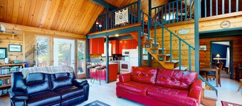 Home near the ocean with beach access washer dryer decks two dogs welcome