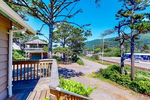 Property grounds - Home near the ocean with beach access washer dryer decks two dogs welcome (Rockaway Beach)