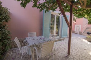 Outdoor dining - Villa Branka / Villa Branka A (Veli Lošinj)