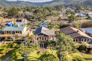 Exterior - Beachfront home with private beach access fireplace washer dryer yard deck (Rockaway Beach)