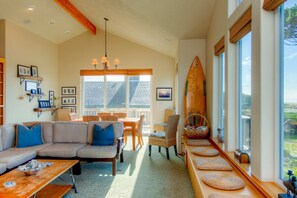 TV, fireplace, offices - Beachfront home with private beach access fireplace washer dryer yard deck (Rockaway Beach)