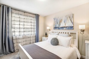 3 Schlafzimmer, Schreibtisch, Bügeleisen/Bügelbrett, WLAN