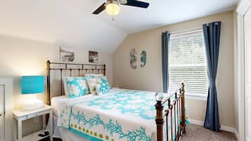 Ferros/tábuas de passar roupa, berço de viagem, Wi-Fi, roupa de cama