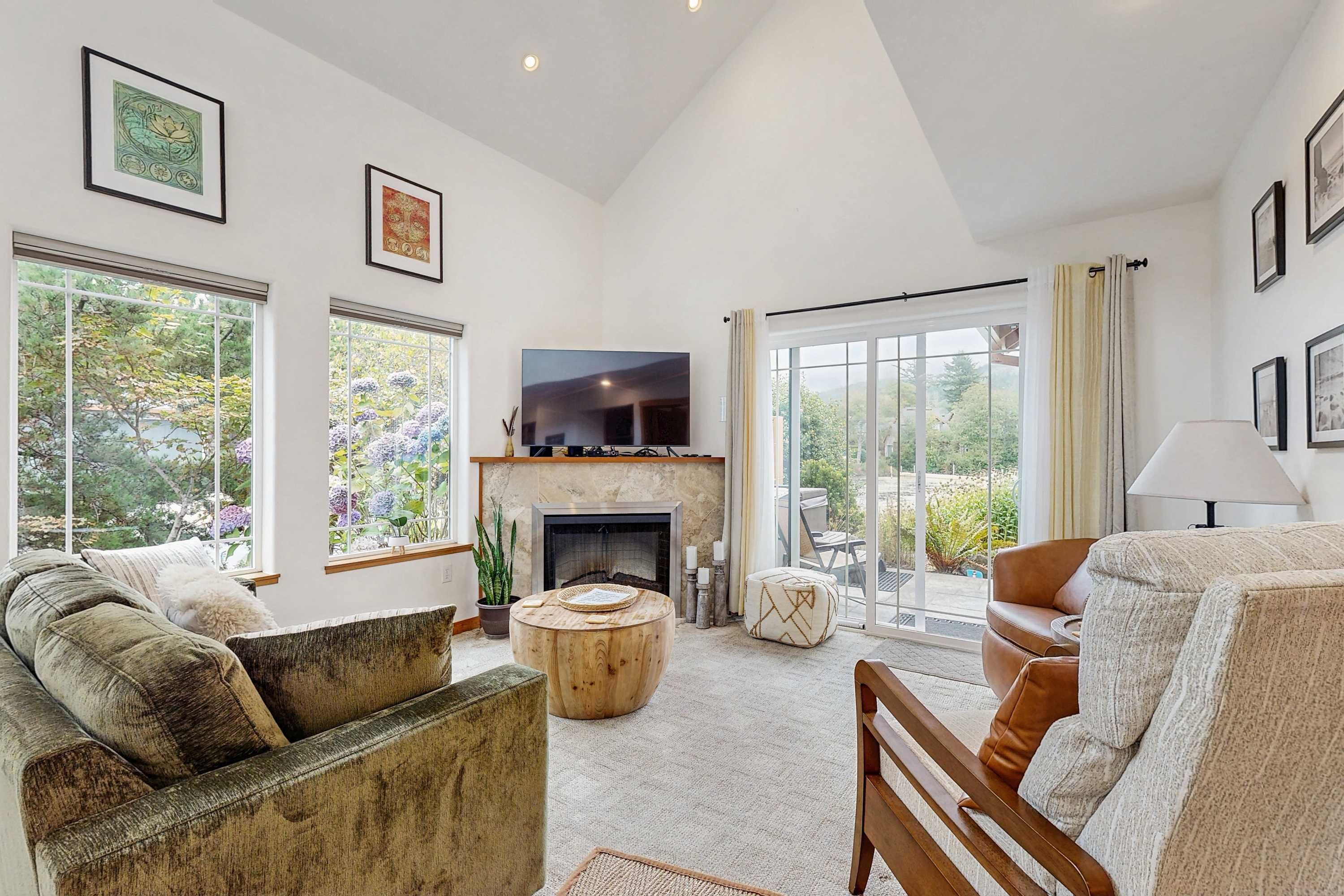 TV, peis og kontorer