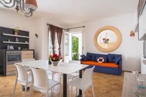 Interior - Holiday Home 'Villa Cala Azzurra Porto Cesareo' with Private Garden and Air Conditioning (Scala di Furno)