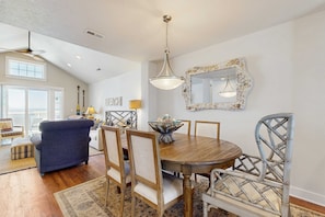 Dining - Three Story Beach Townhouse with Ocean View Fireplace Gas Grill and Balcony (Rockaway Beach)