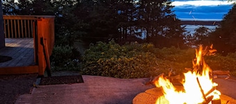 Spacious dog friendly home with ocean views full kitchen washer and dryer