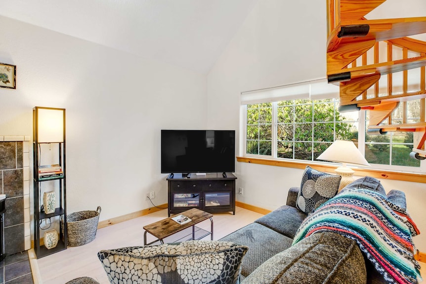 Two Story Getaway With A Washer Dryer Central Ac And Wifi Dogs Welcome - Tillamook, OR