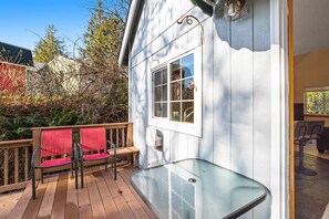 Property grounds - Two-story getaway with a washer/dryer, central AC, & WiFi - dogs welcome (Tillamook)