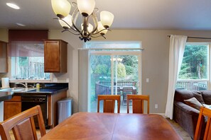 Interior - Modern Ocean Highlands home with Netarts Bay & ocean views, fireplace - dogs OK (Tillamook)