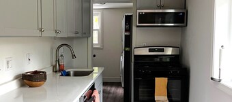 Charming 3-bedroom house in delightful Ashland for your getaway